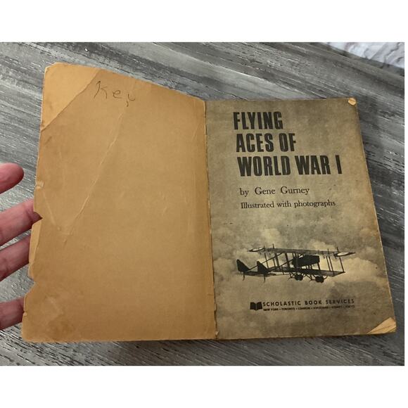 1965 Flying Aces of World War I by Gene Gurney - Picture 2 of 10